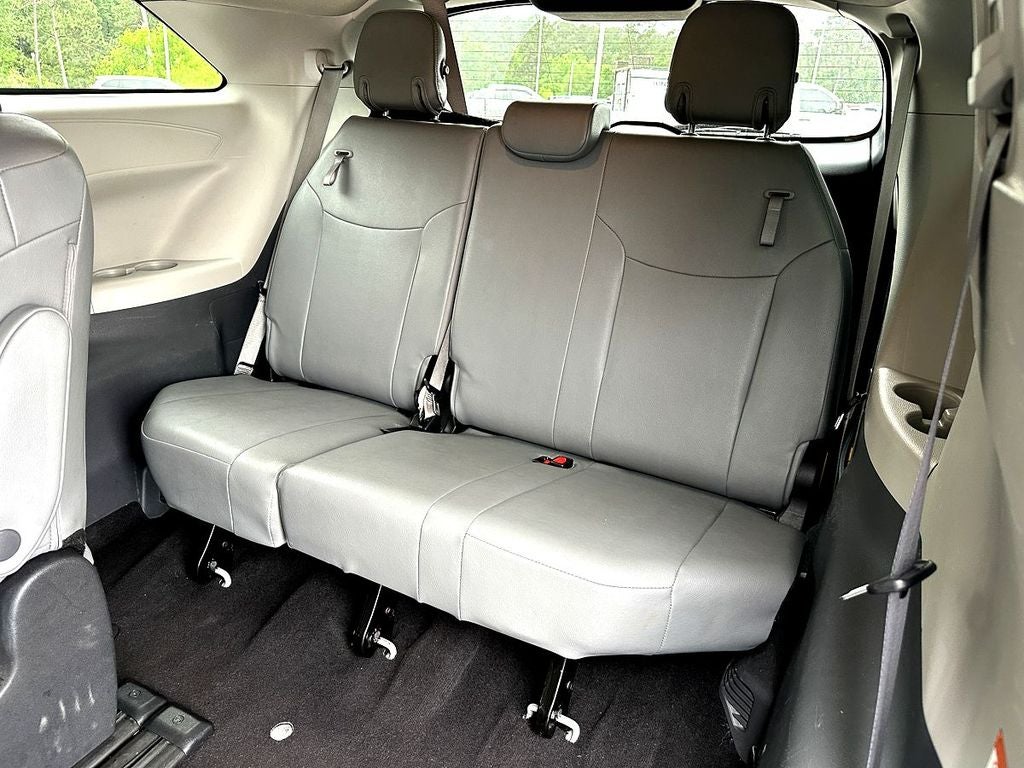 2024 Toyota Sienna XLE 8 Passenger