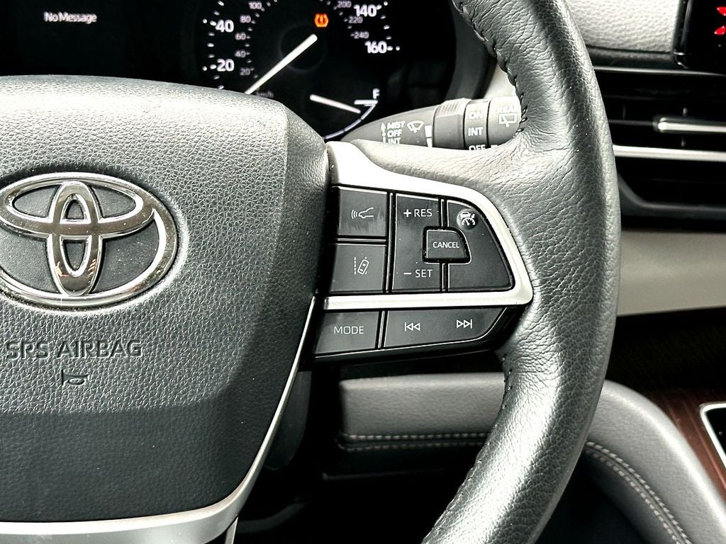 2024 Toyota Sienna XLE 8 Passenger