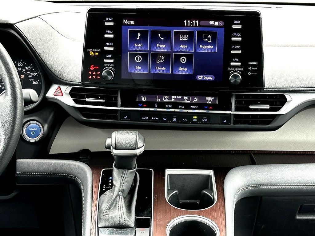 2024 Toyota Sienna XLE 8 Passenger