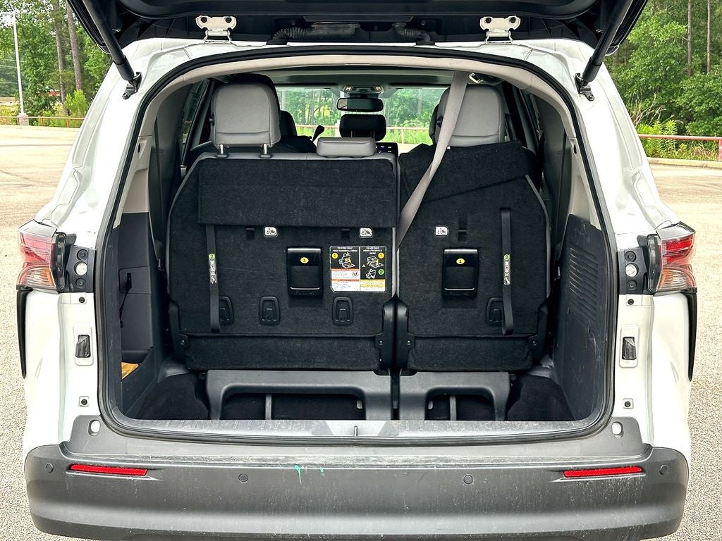 2024 Toyota Sienna XLE 8 Passenger