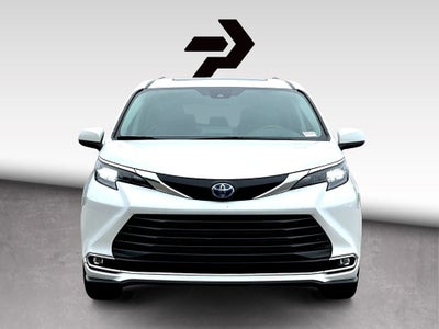 2024 Toyota Sienna XLE 8 Passenger