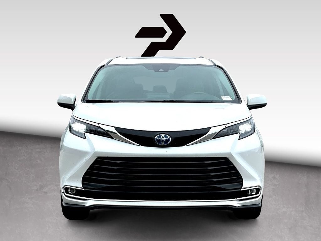 2024 Toyota Sienna XLE 8 Passenger