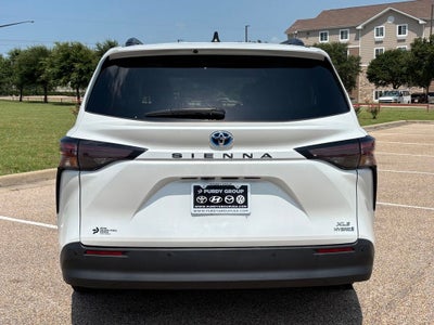 2024 Toyota Sienna XLE 8 Passenger