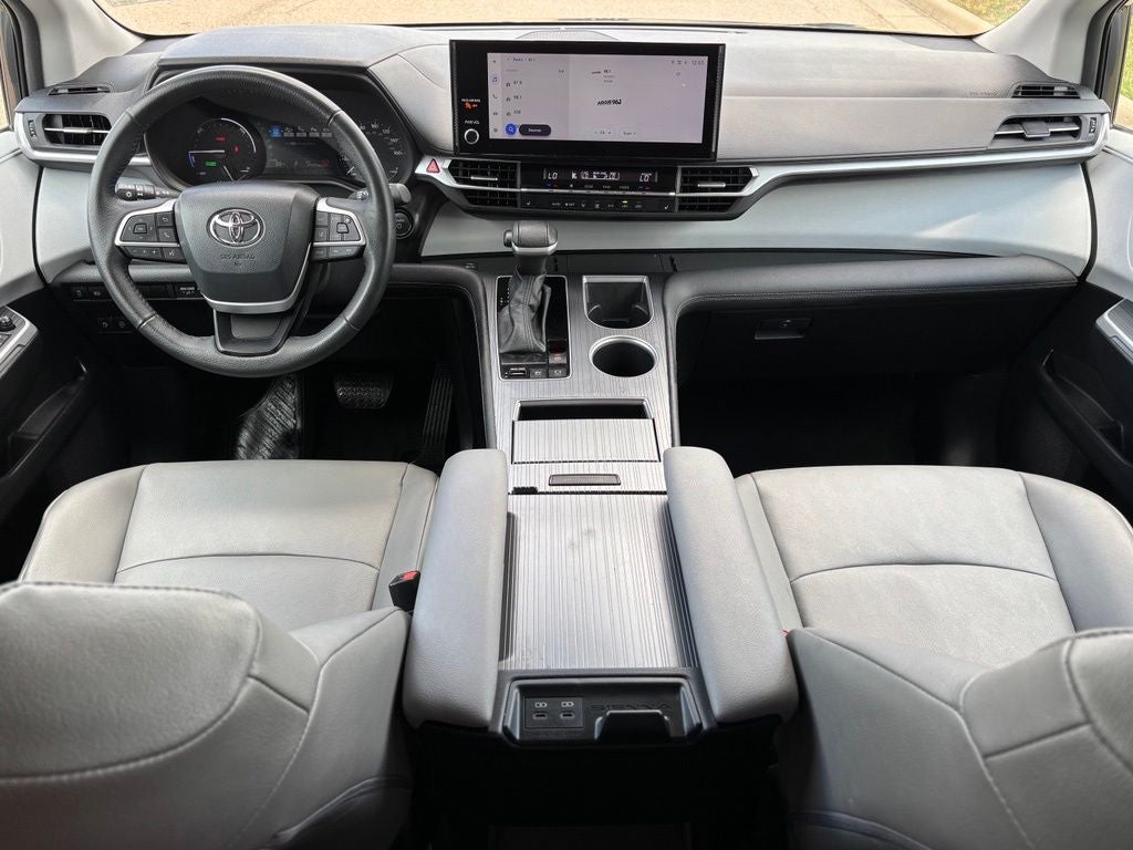 2025 Toyota Sienna XLE 8 Passenger