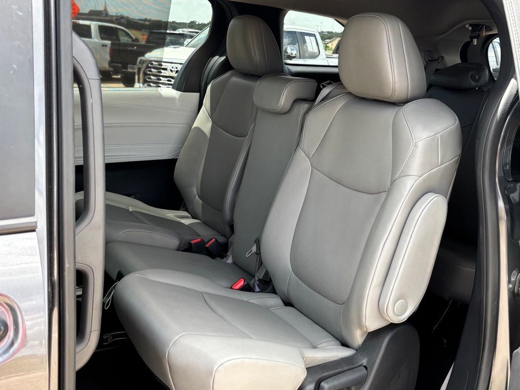 2025 Toyota Sienna XLE 8 Passenger