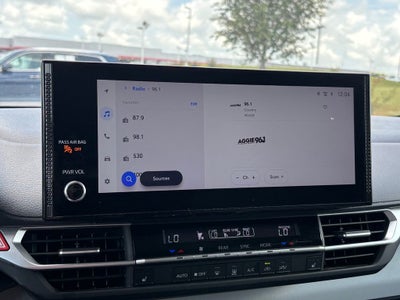 2025 Toyota Sienna XLE 8 Passenger