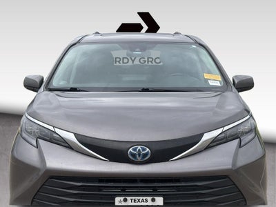 2024 Toyota Sienna XLE 8 Passenger