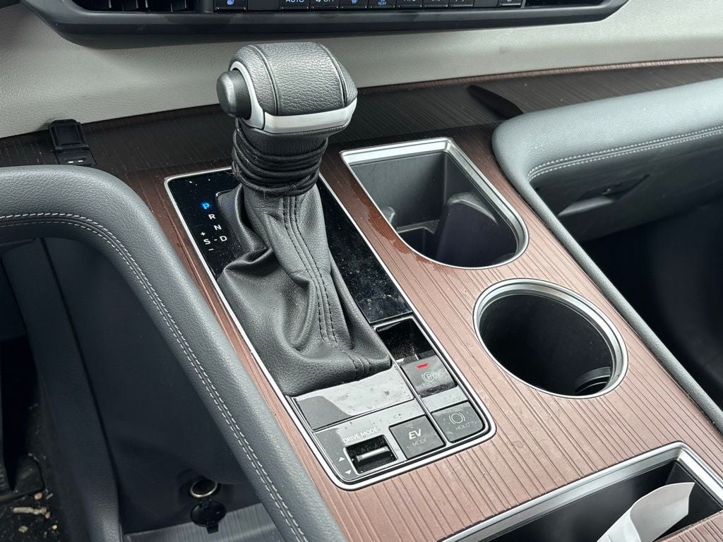 2024 Toyota Sienna XLE 8 Passenger