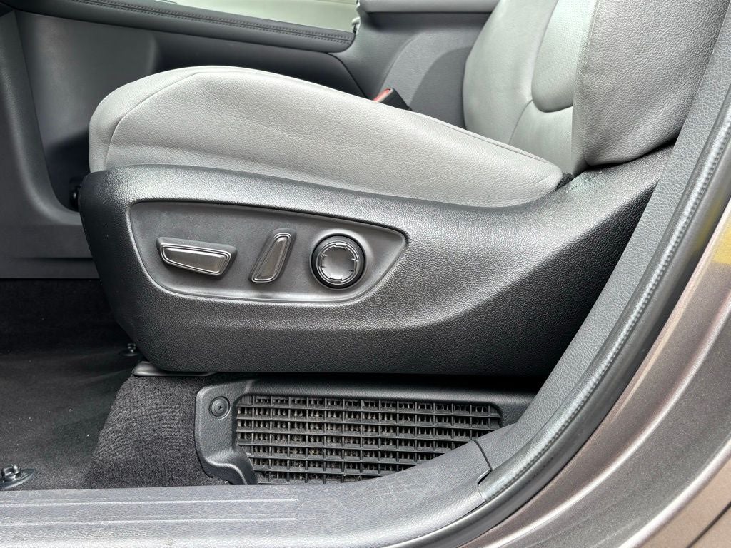 2024 Toyota Sienna XLE 8 Passenger