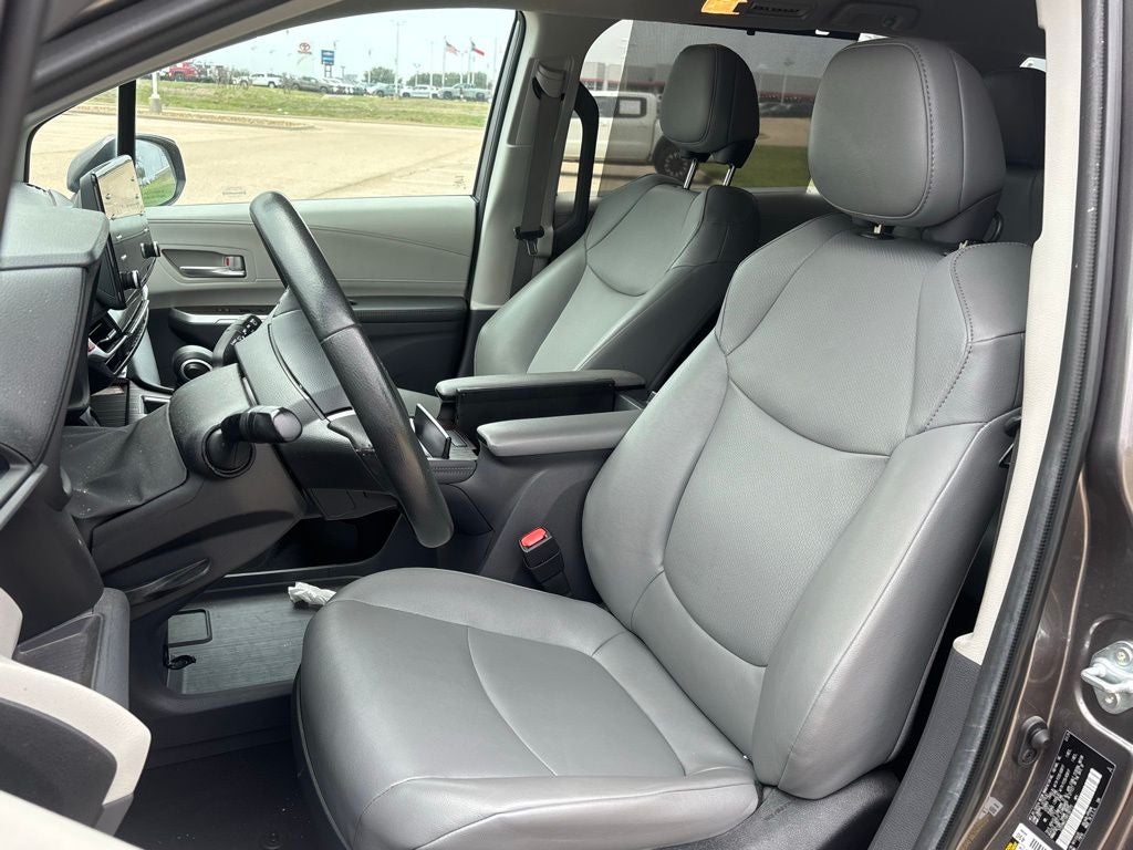 2024 Toyota Sienna XLE 8 Passenger