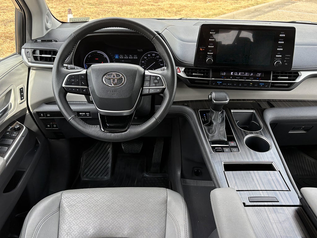 2023 Toyota Sienna Limited 7-Passenger