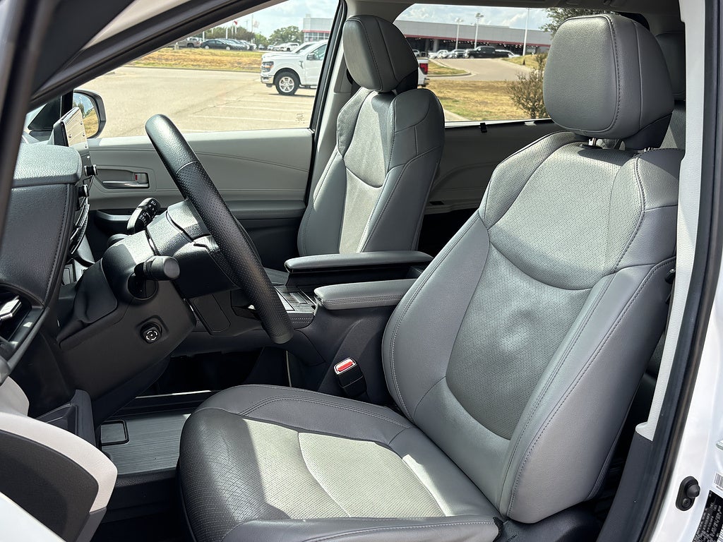 2023 Toyota Sienna Limited 7-Passenger