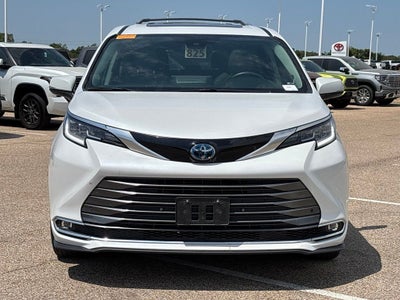 2023 Toyota Sienna Limited 7 Passenger