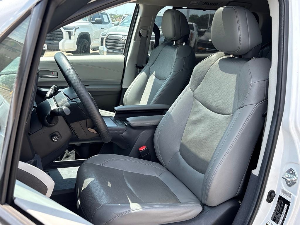 2023 Toyota Sienna Limited 7 Passenger