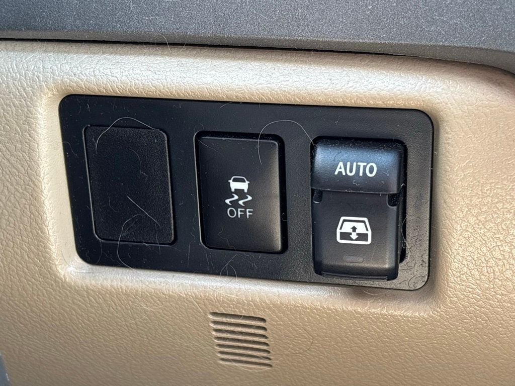 2016 Toyota Sequoia SR5 5.7L