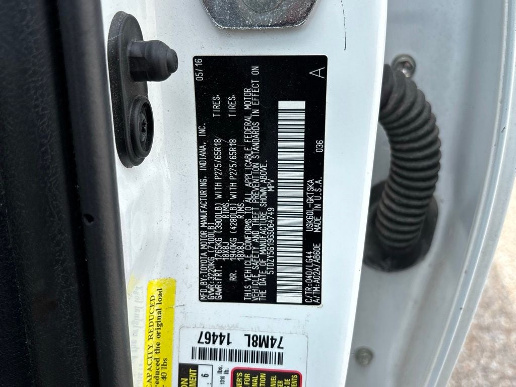 2016 Toyota Sequoia SR5 5.7L