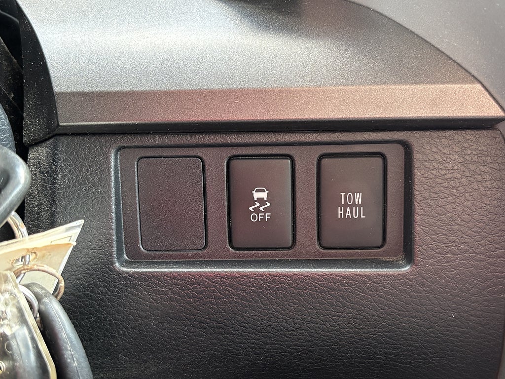 2014 Toyota Tundra 4WD Truck SR5