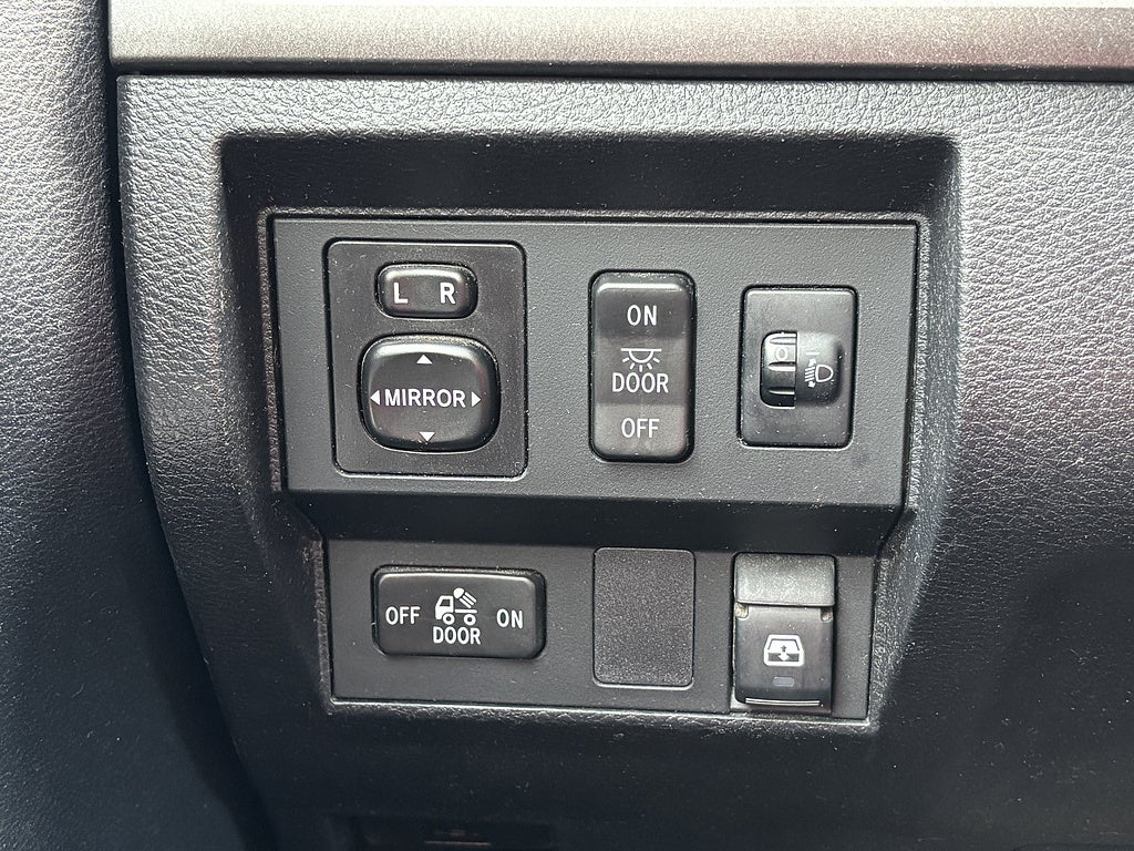 2014 Toyota Tundra 4WD Truck SR5