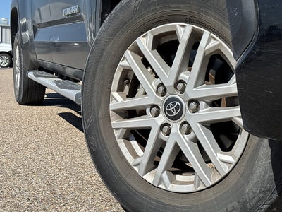 2023 Toyota Tundra 4WD SR5