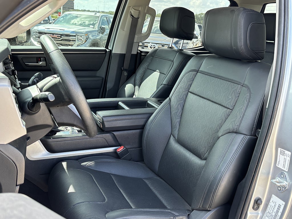2022 Toyota Tundra 4WD SR5