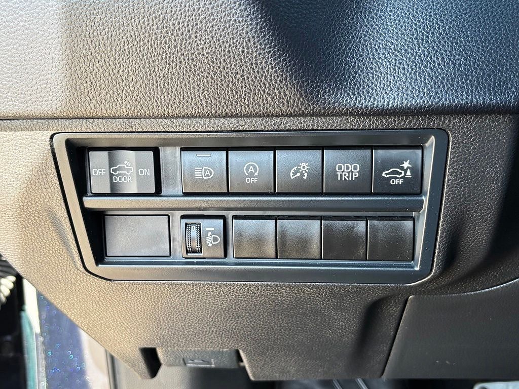 2025 Toyota Tundra 4WD SR5