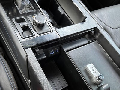 2023 Toyota Tundra Hybrid Platinum