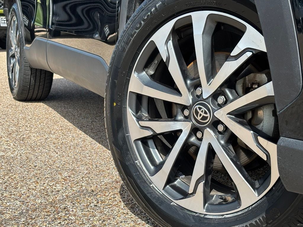 2022 Toyota Corolla Cross XLE