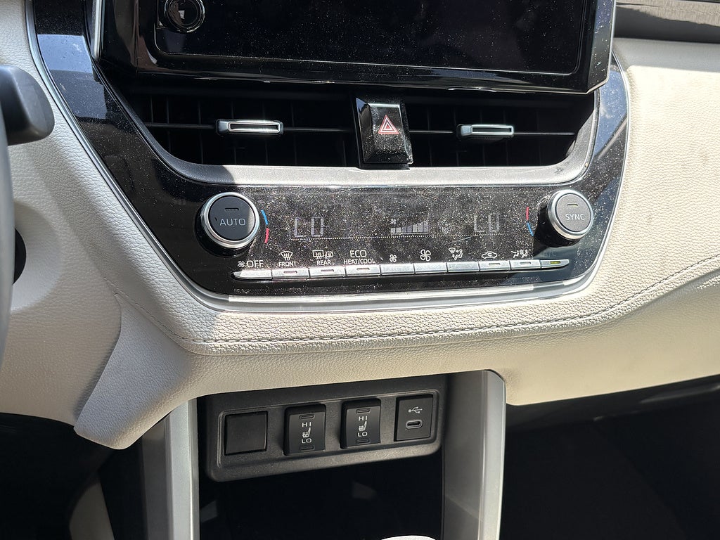 2024 Toyota Corolla Cross XLE