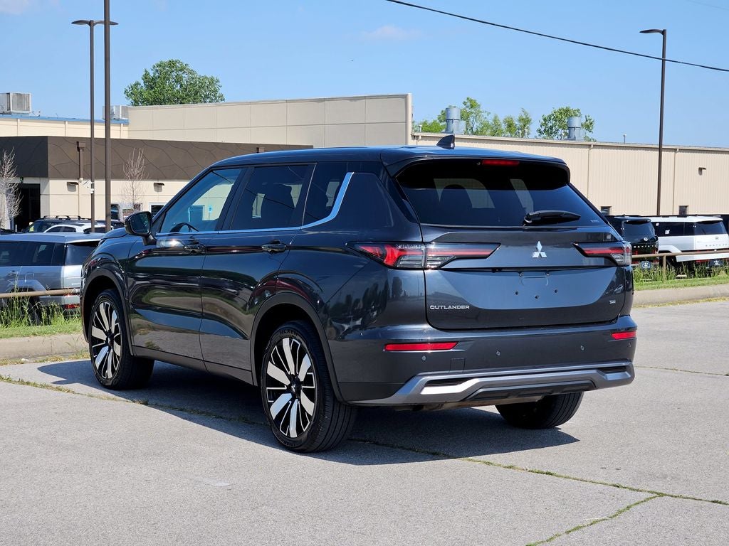 2025 Mitsubishi Outlander SE