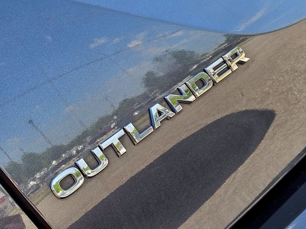 2025 Mitsubishi Outlander SE