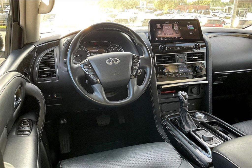 2024 INFINITI QX80 LUXE