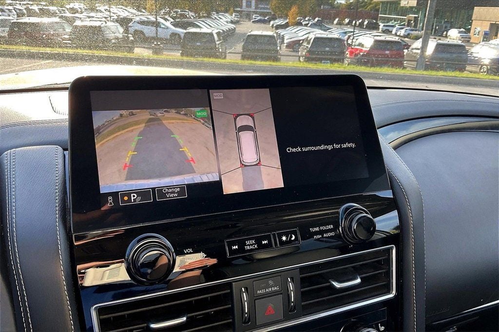 2024 INFINITI QX80 LUXE