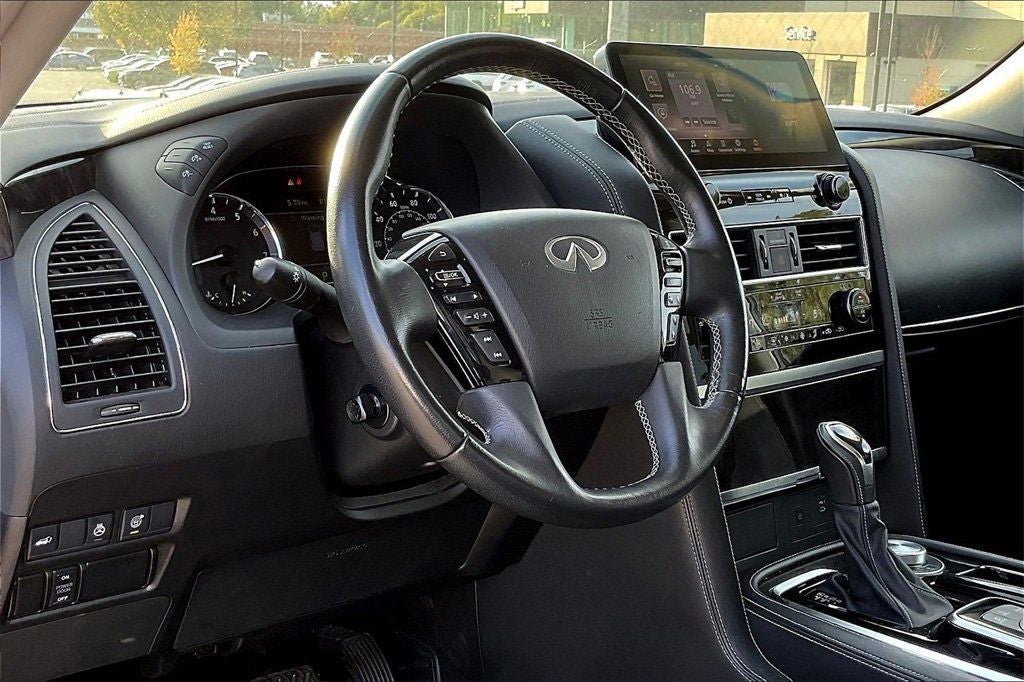 2024 INFINITI QX80 LUXE