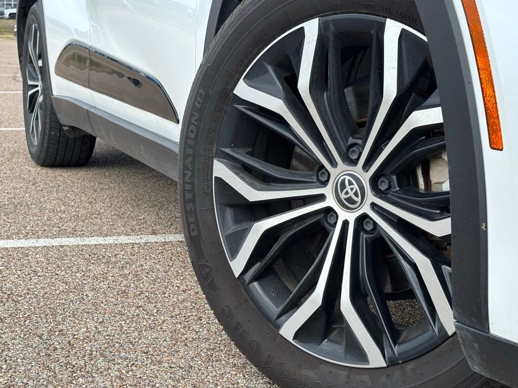 2024 Toyota Crown XLE