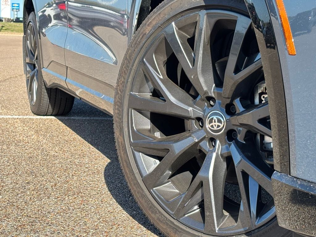 2025 Toyota Crown Signia Limited