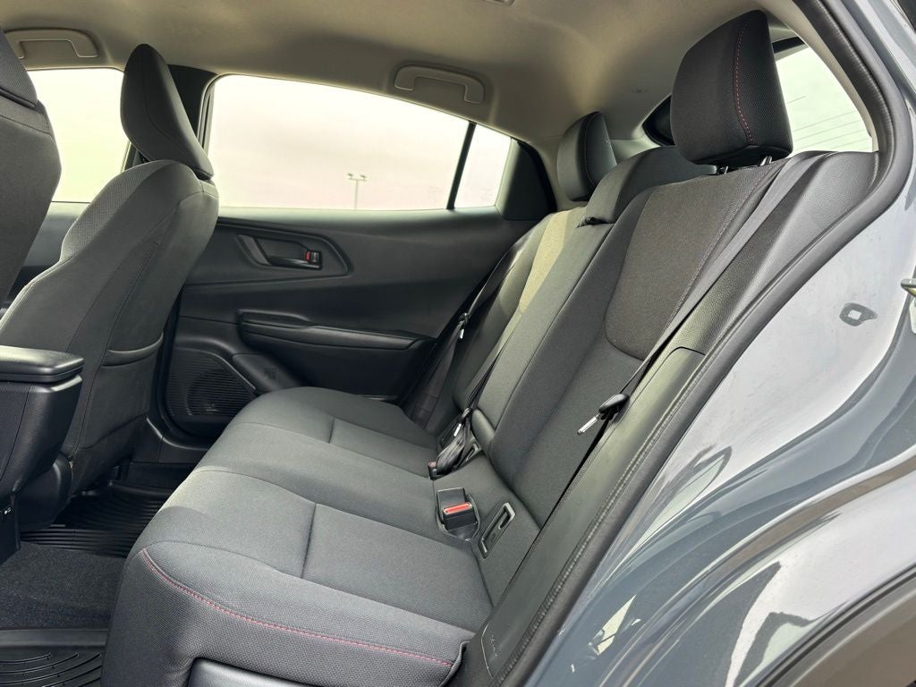 2025 Toyota Prius Plug-In Hybrid SE