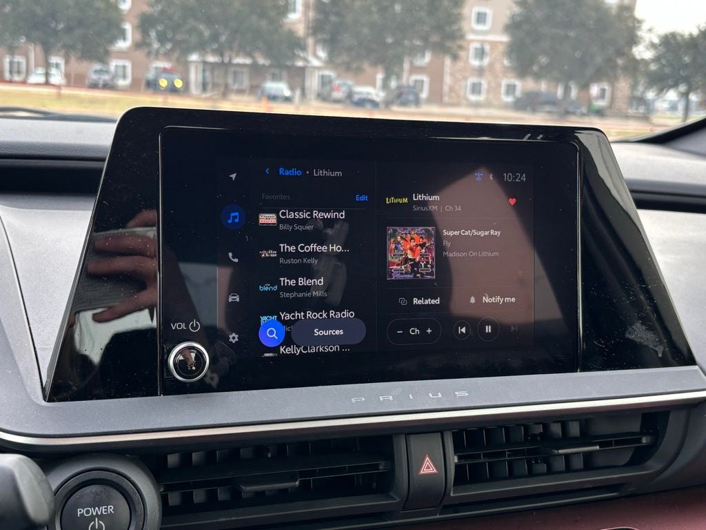 2025 Toyota Prius Plug-In Hybrid SE