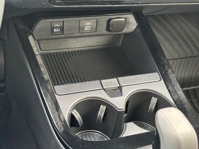 2025 Toyota Prius Plug-In Hybrid SE