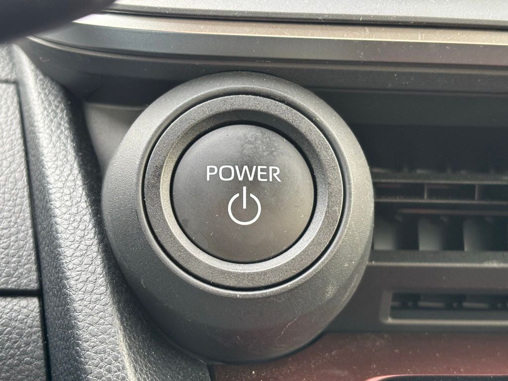 2025 Toyota Prius Plug-In Hybrid SE