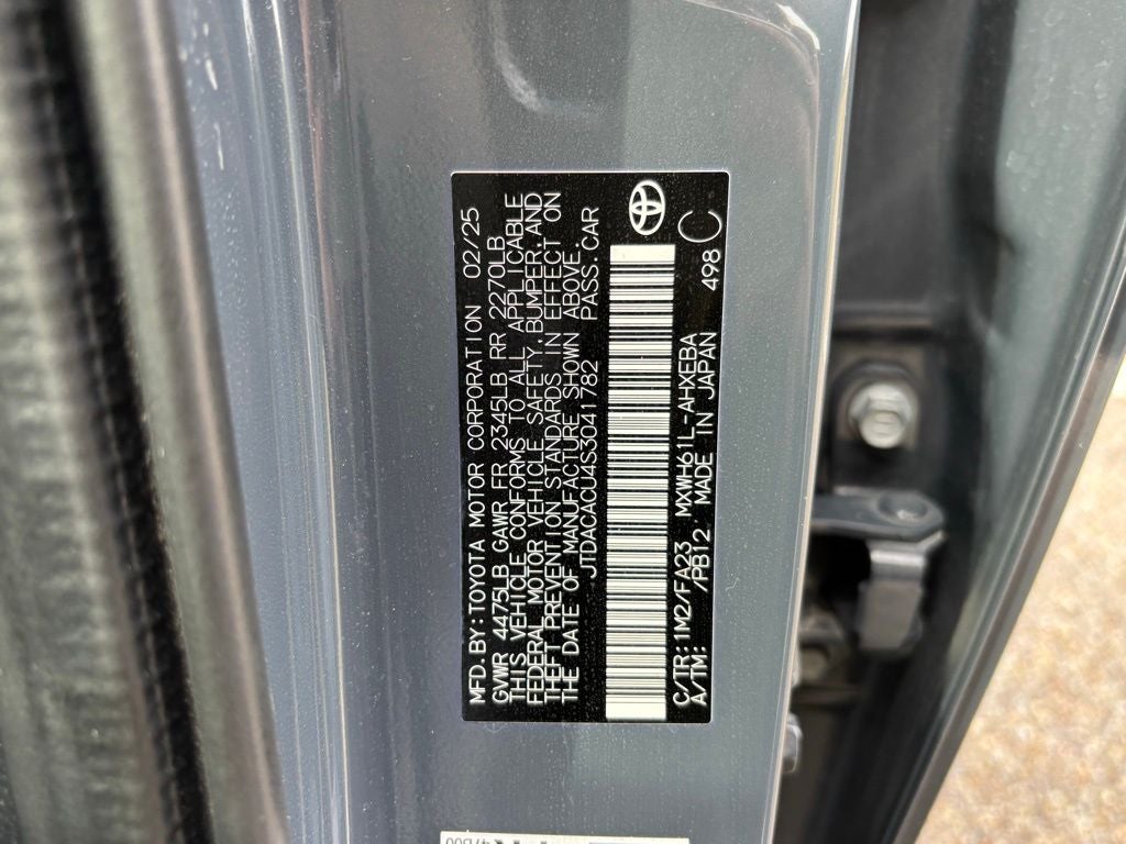 2025 Toyota Prius Plug-In Hybrid SE