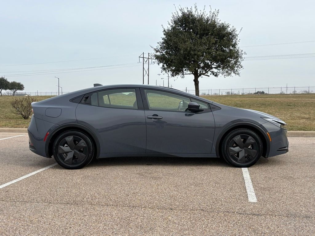 2025 Toyota Prius Plug-In Hybrid SE