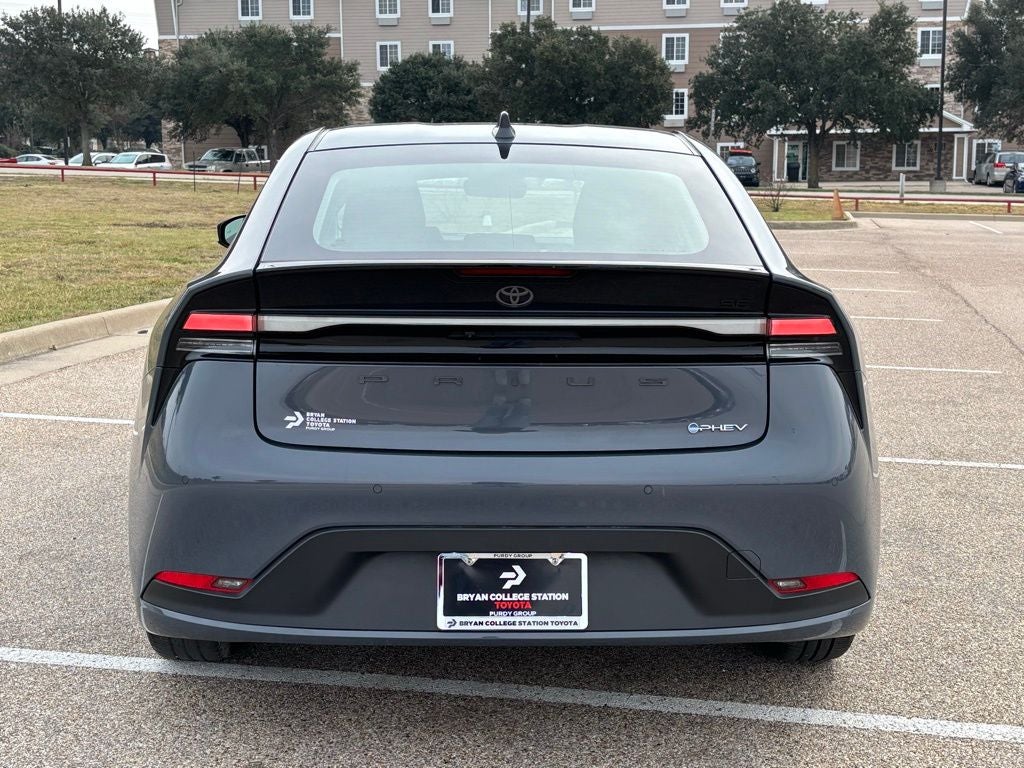2025 Toyota Prius Plug-In Hybrid SE
