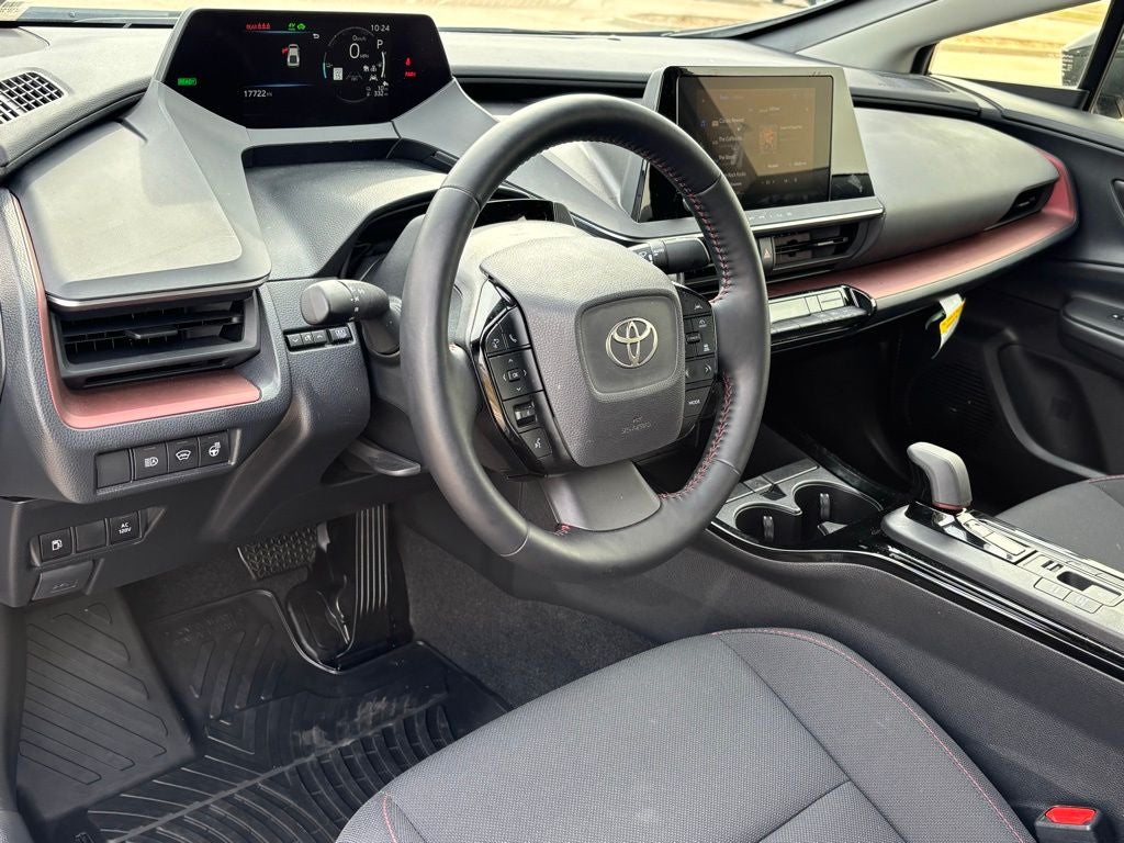 2025 Toyota Prius Plug-In Hybrid SE