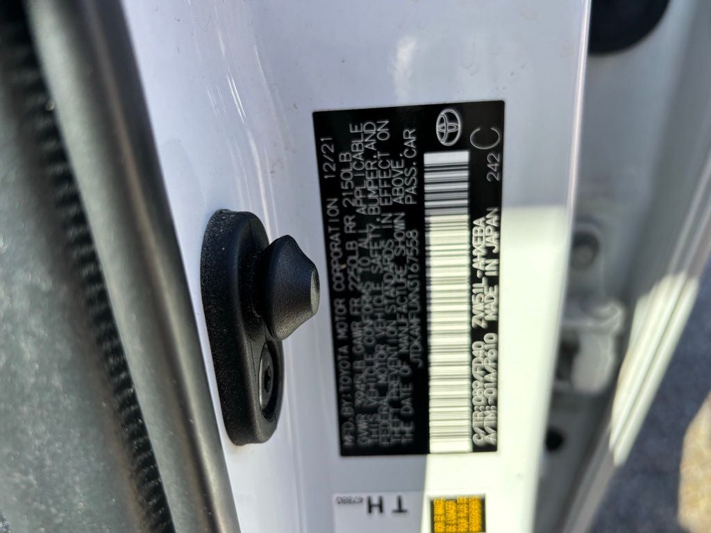 2022 Toyota Prius LE