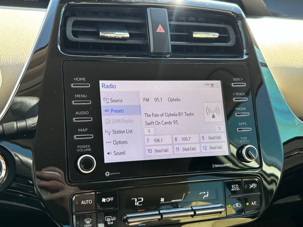 2022 Toyota Prius LE