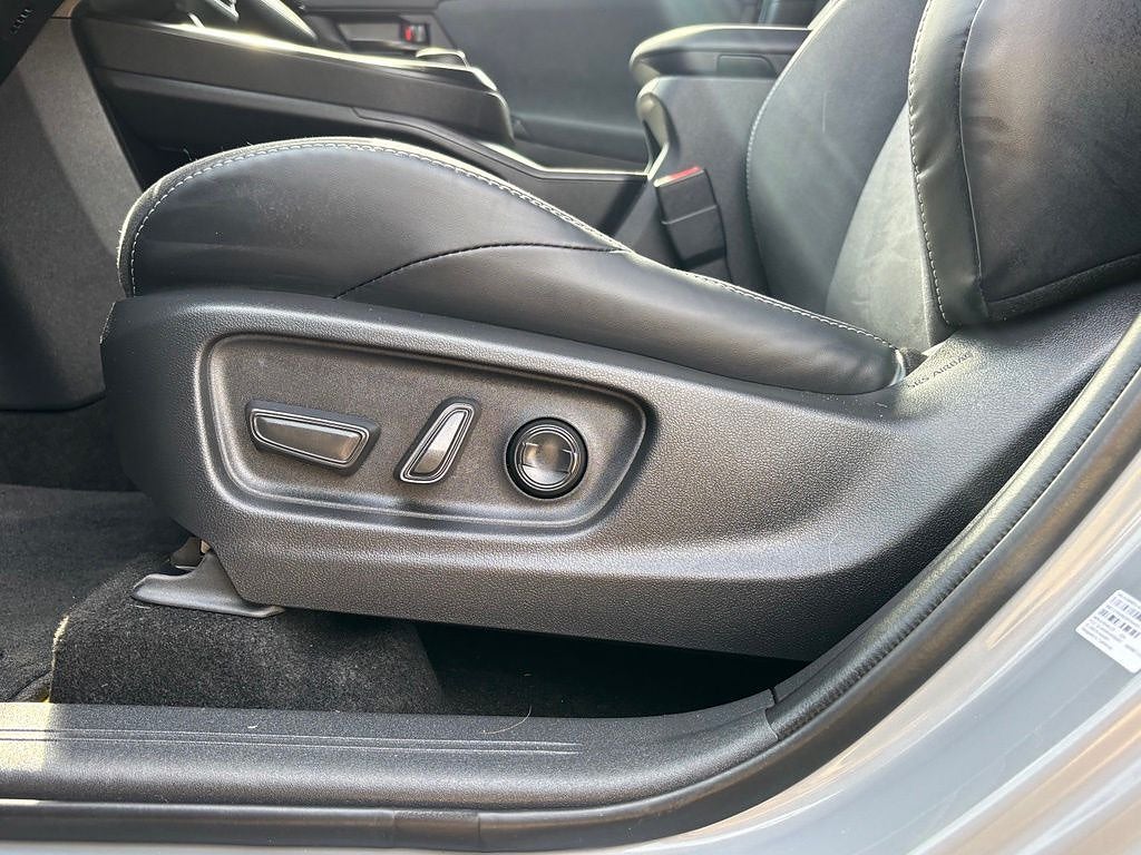 2026 Toyota C-HR XSE