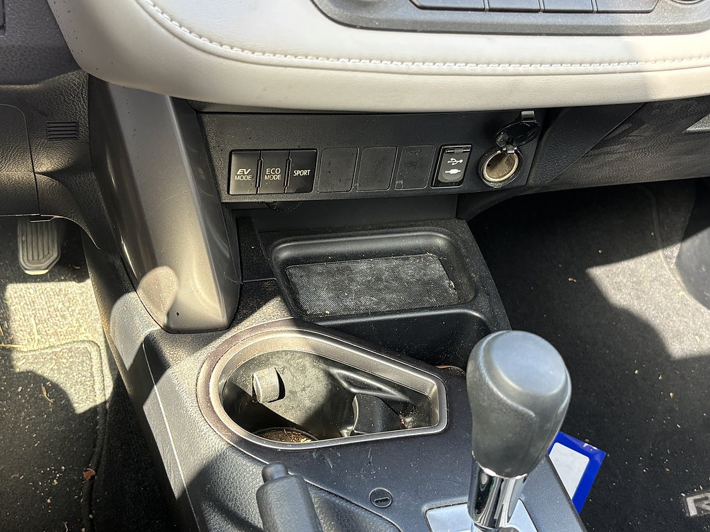 2016 Toyota RAV4 Hybrid XLE