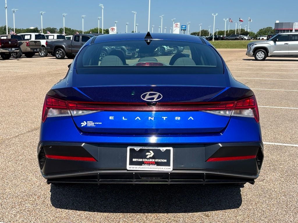 2025 Hyundai Elantra SEL Convenience