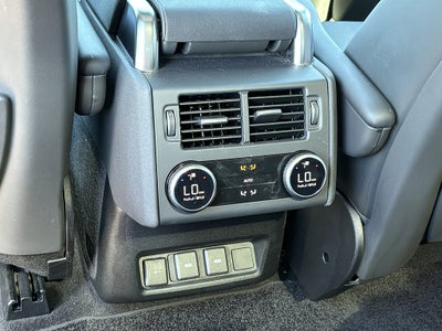2024 Land Rover Discovery P300 Dynamic SE