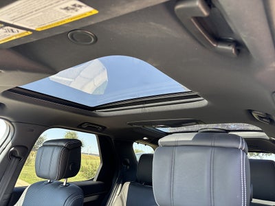 2024 Land Rover Discovery P300 Dynamic SE